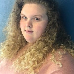 Meet your Posher, Caitlyn